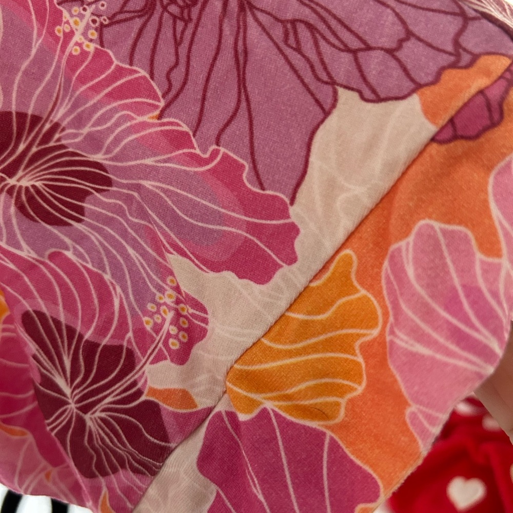 Hibiscus Pinks and Purple Top - Picture 3 of 4